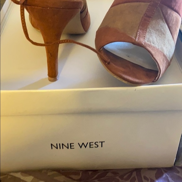 Shoes - Picture 4 of 4